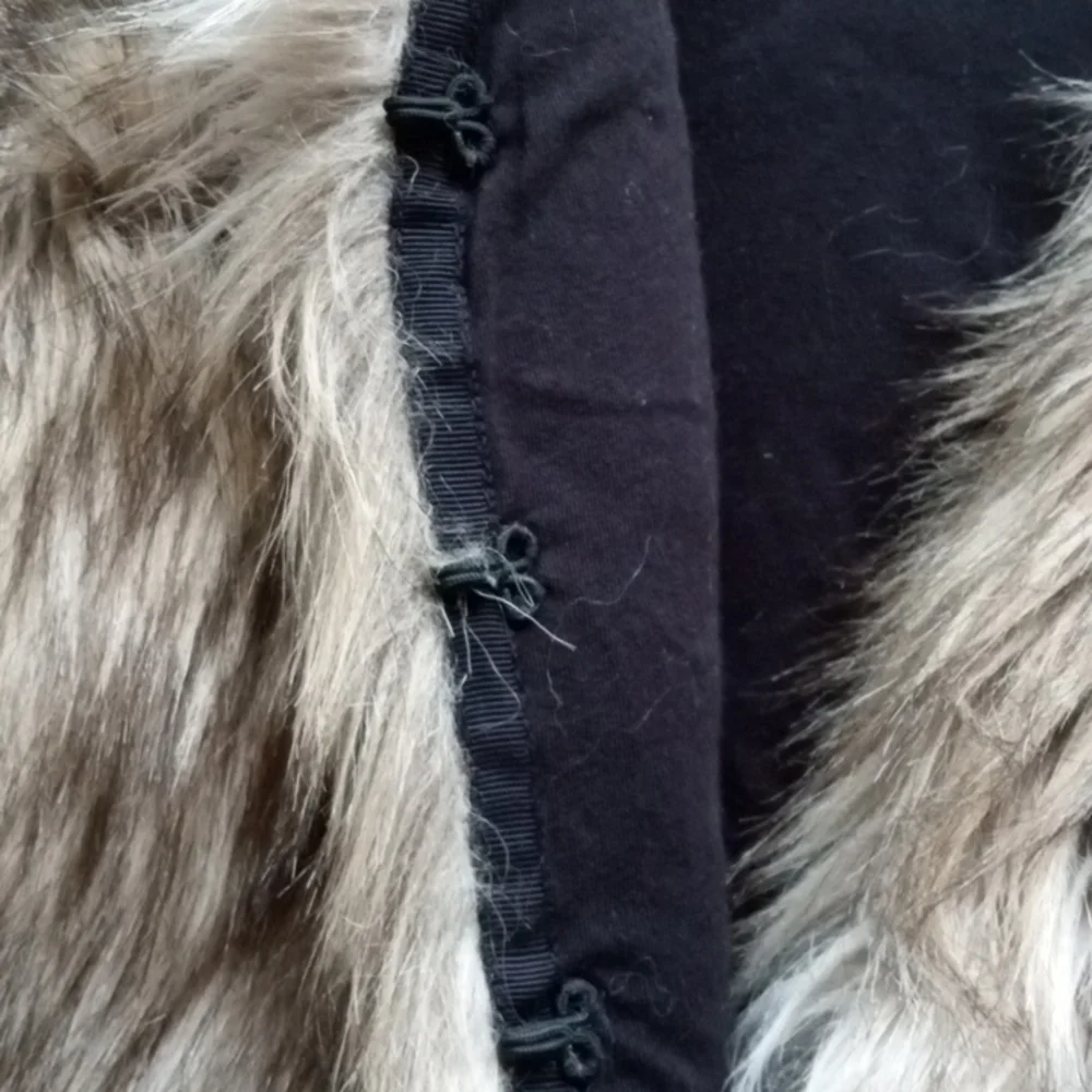 Juicy Couture, wool, cotton, faux fur, fall, winter, back to school - Picture 6 of 9